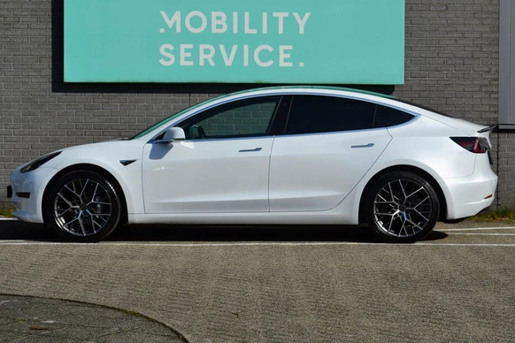 Tesla Model 3 - Afbeelding 7 van 30