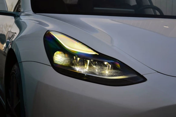 Tesla Model 3 - Afbeelding 8 van 30