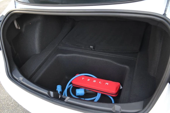 Tesla Model 3 - Afbeelding 14 van 30