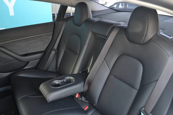Tesla Model 3 - Afbeelding 17 van 30