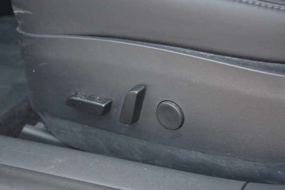 Tesla Model 3 - Afbeelding 19 van 30