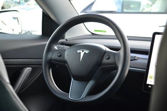 Tesla Model 3 - Afbeelding 21 van 30
