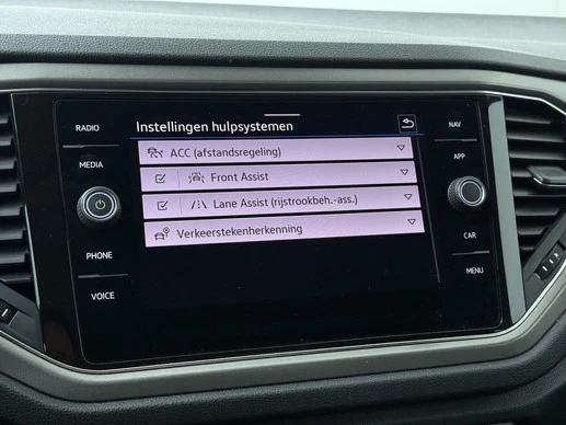 Volkswagen T-Roc - Afbeelding 17 van 30