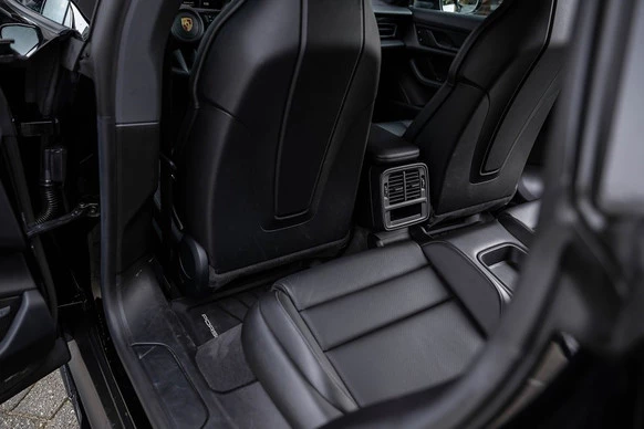 Porsche Taycan - Afbeelding 25 van 30