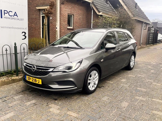 Opel Astra - Afbeelding 1 van 30