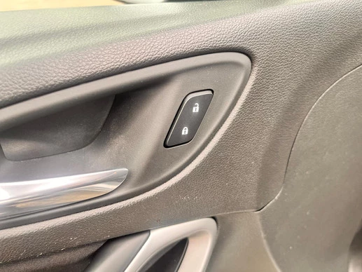 Opel Astra - Afbeelding 10 van 30