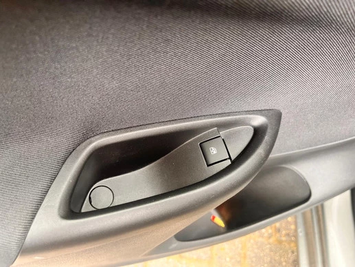 Opel Astra - Afbeelding 24 van 30