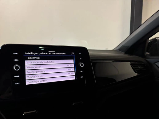 Volkswagen T-Roc - Afbeelding 26 van 30