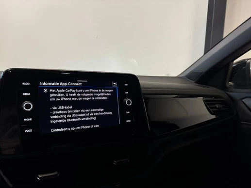 Volkswagen T-Roc - Afbeelding 29 van 30