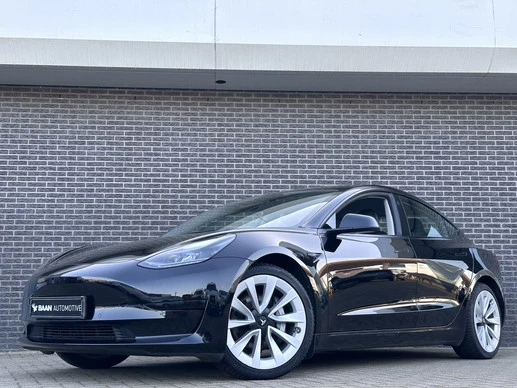 Tesla Model 3 - Afbeelding 1 van 30