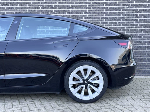 Tesla Model 3 - Afbeelding 7 van 30