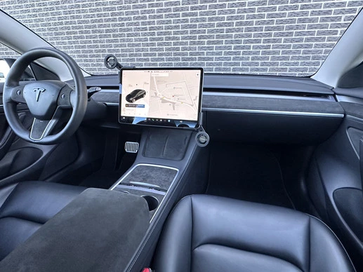 Tesla Model 3 - Afbeelding 8 van 30