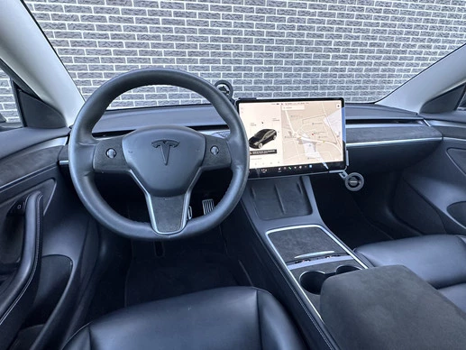 Tesla Model 3 - Afbeelding 9 van 30