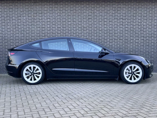 Tesla Model 3 - Afbeelding 16 van 30