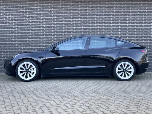 Tesla Model 3 - Afbeelding 17 van 30