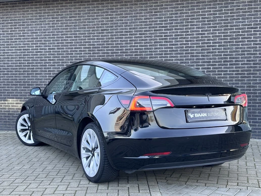 Tesla Model 3 - Afbeelding 18 van 30