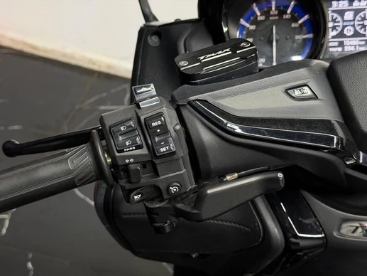 Yamaha T-MAX - Afbeelding 8 van 13