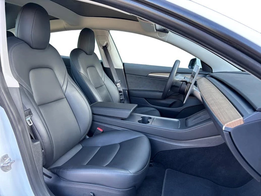 Tesla Model 3 - Afbeelding 13 van 26