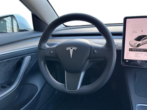Tesla Model 3 - Afbeelding 15 van 26