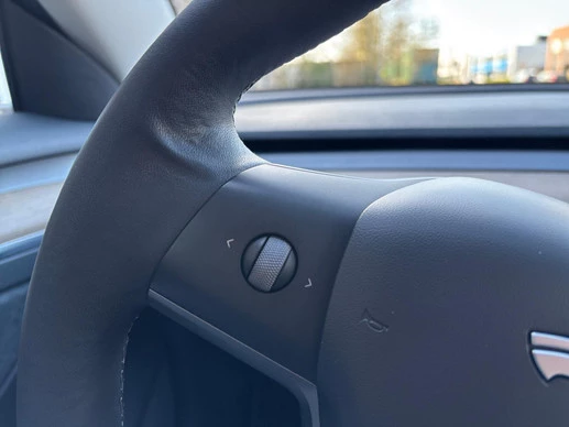 Tesla Model 3 - Afbeelding 16 van 26