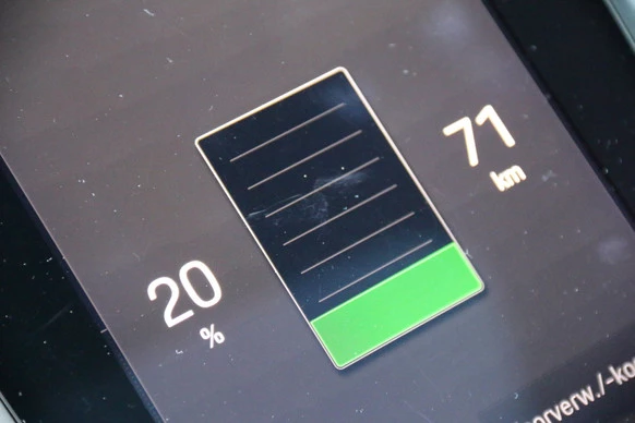 Porsche Taycan - Afbeelding 20 van 24