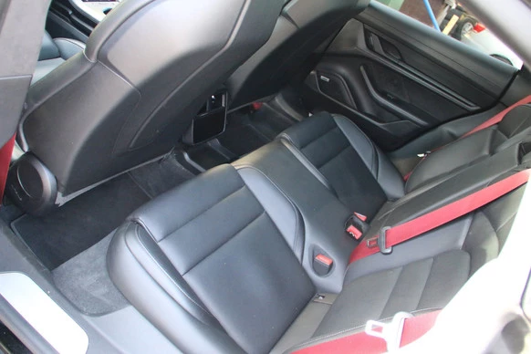 Porsche Taycan - Afbeelding 23 van 24