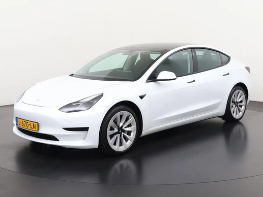 Tesla Model 3 - Afbeelding 1 van 30