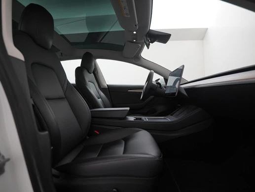 Tesla Model 3 - Afbeelding 3 van 30