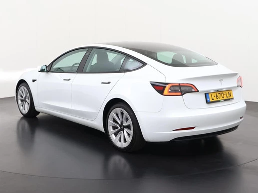Tesla Model 3 - Afbeelding 7 van 30