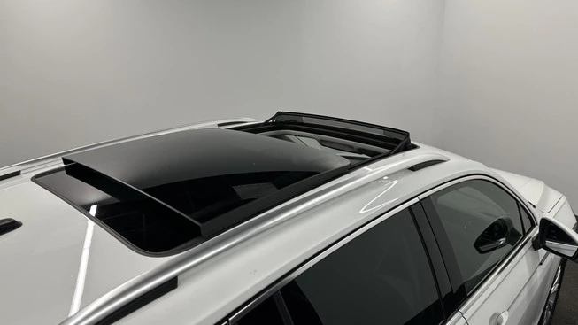 Volkswagen Tiguan - Afbeelding 8 van 30
