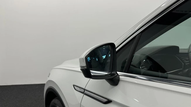 Volkswagen Tiguan - Afbeelding 25 van 30