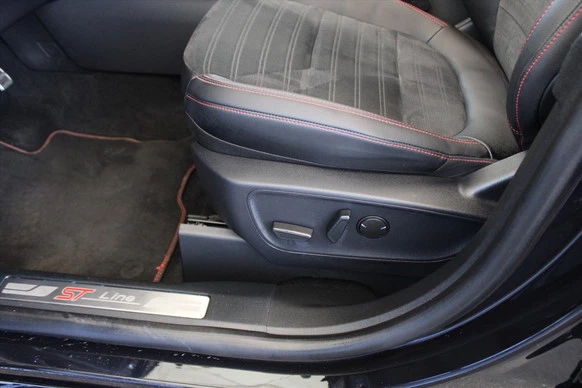 Ford Kuga - Afbeelding 25 van 30