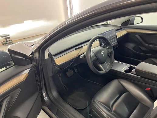 Tesla Model 3 - Afbeelding 8 van 16