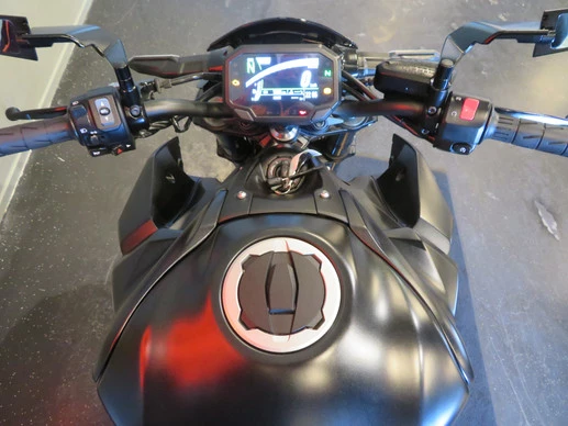 Kawasaki Z900 - Afbeelding 11 van 15