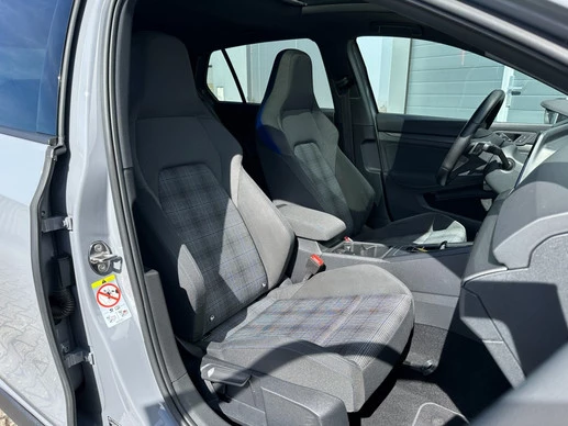 Volkswagen Golf - Afbeelding 10 van 24