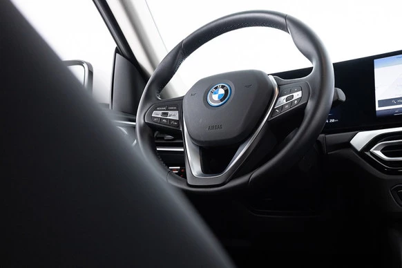 BMW i4 - Afbeelding 17 van 30