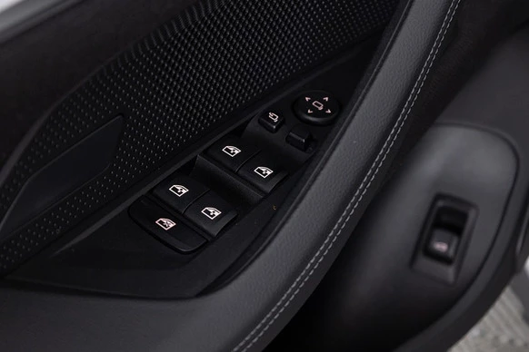 BMW i4 - Afbeelding 18 van 30