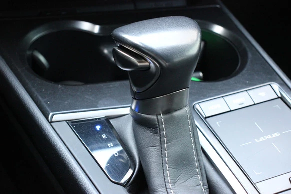 Lexus UX - Afbeelding 8 van 30
