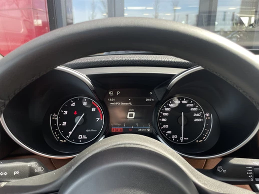 Alfa Romeo Giulia - Afbeelding 18 van 29