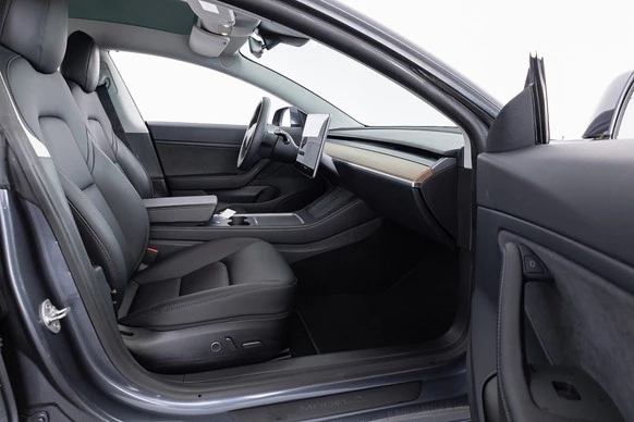 Tesla Model 3 - Afbeelding 8 van 30