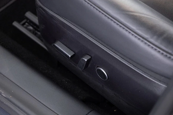 Tesla Model 3 - Afbeelding 16 van 30