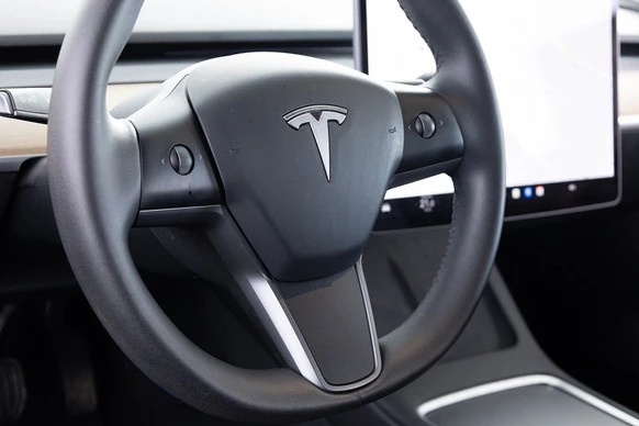 Tesla Model 3 - Afbeelding 17 van 30