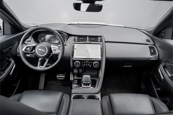 Jaguar E-PACE - Afbeelding 2 van 30