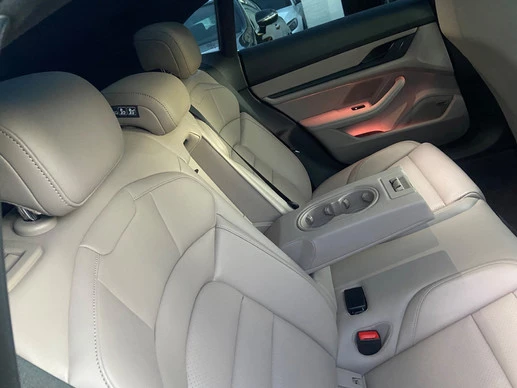 Porsche Taycan - Afbeelding 10 van 25