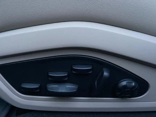 Porsche Taycan - Afbeelding 17 van 25