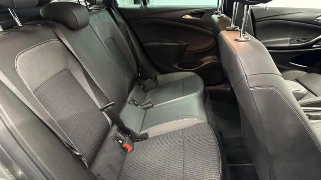 Opel Astra - Afbeelding 14 van 30