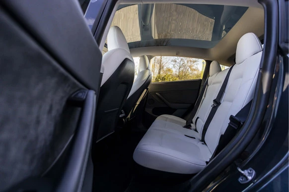 Tesla Model Y - Afbeelding 15 van 30