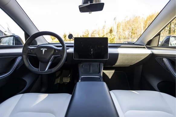Tesla Model Y - Afbeelding 18 van 30