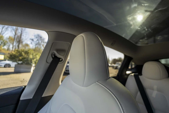 Tesla Model Y - Afbeelding 25 van 30