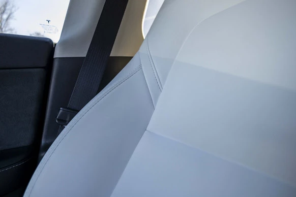 Tesla Model Y - Afbeelding 26 van 30